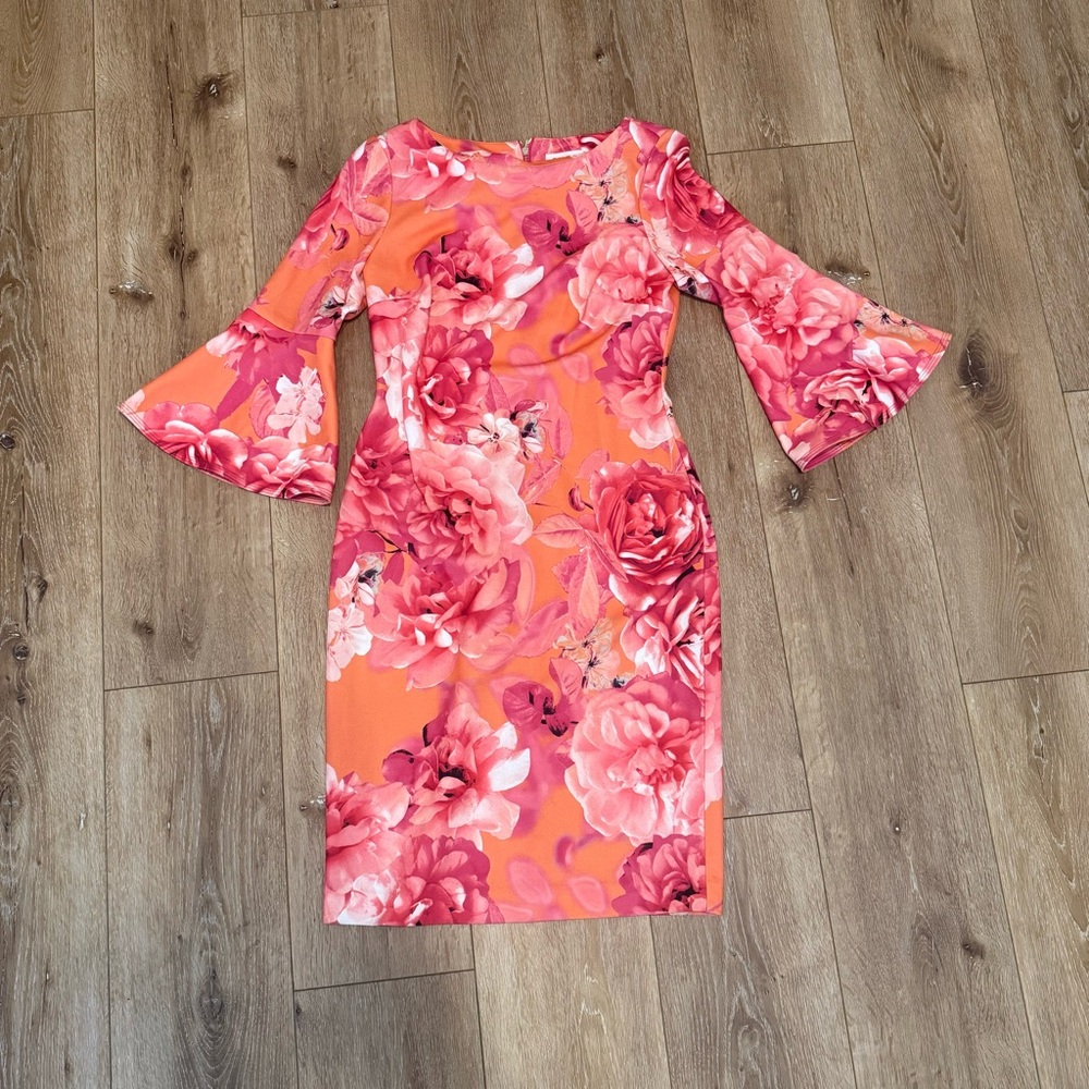 Calvin Klein Scuba Crepe Floral Print
Bell Sleeve Sheath Dress